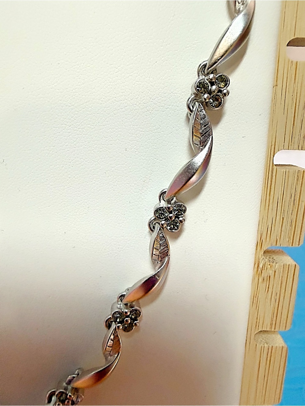 GIVEAWAY NINA RICCI NECKLACE - Picture 3 of 3